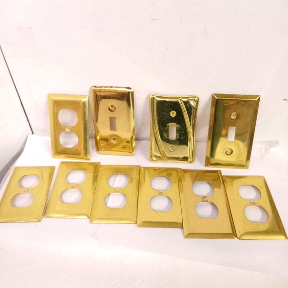 Lot of 11 Electric Outlet Covers Lights, & Plugs Gold Metal - Picture 1 of 4